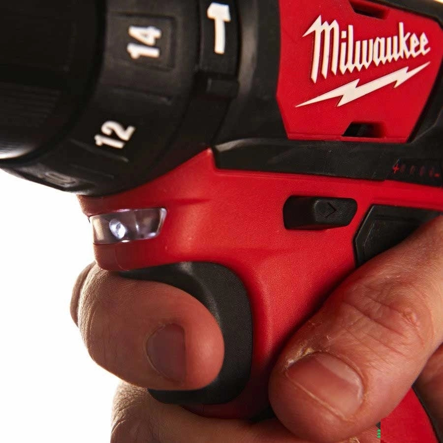 Акумулаторен ударен винтоверт Milwaukee M12BPDMC-202C