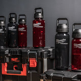 MILWAUKEE 4932498638 Бутилка PACKOUT 1420 ml, PVC, червена