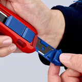 KNIPEX 90 10 165 BK Универсален макетен нож KNIPEX CutiX, 165 мм - Rittbul